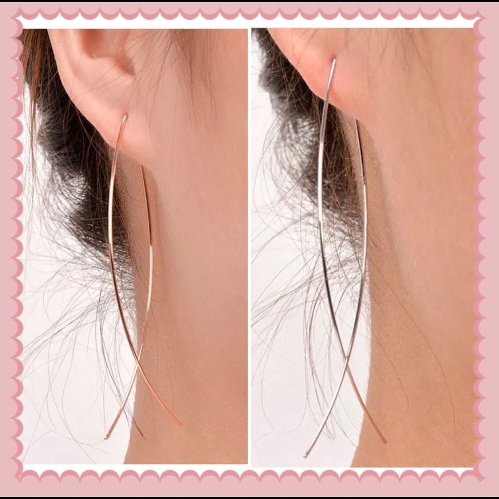 Brand NEW gold tone drop earrings pierced 2.75”